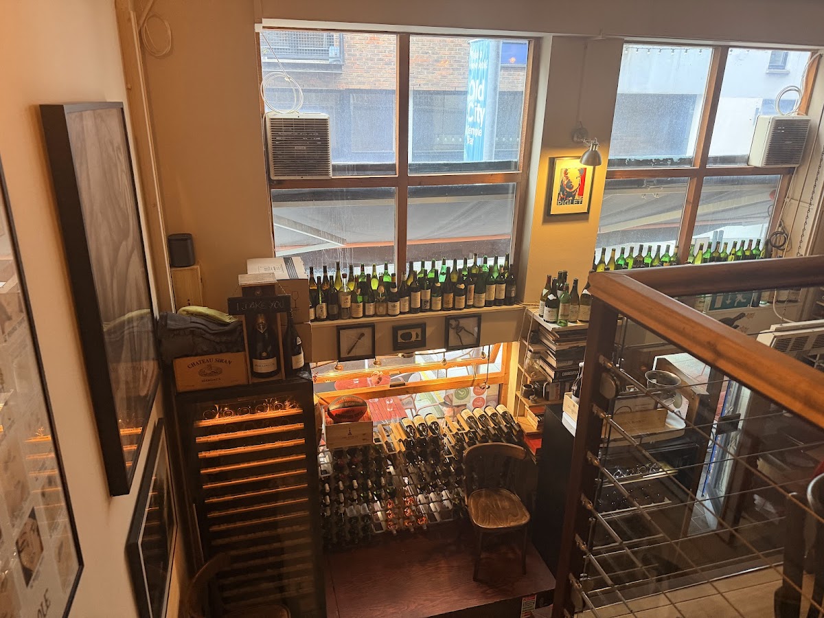 Piglet Wine Bar — photo 4