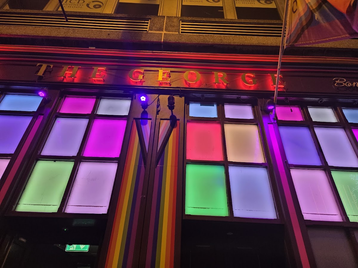 The George — photo 2