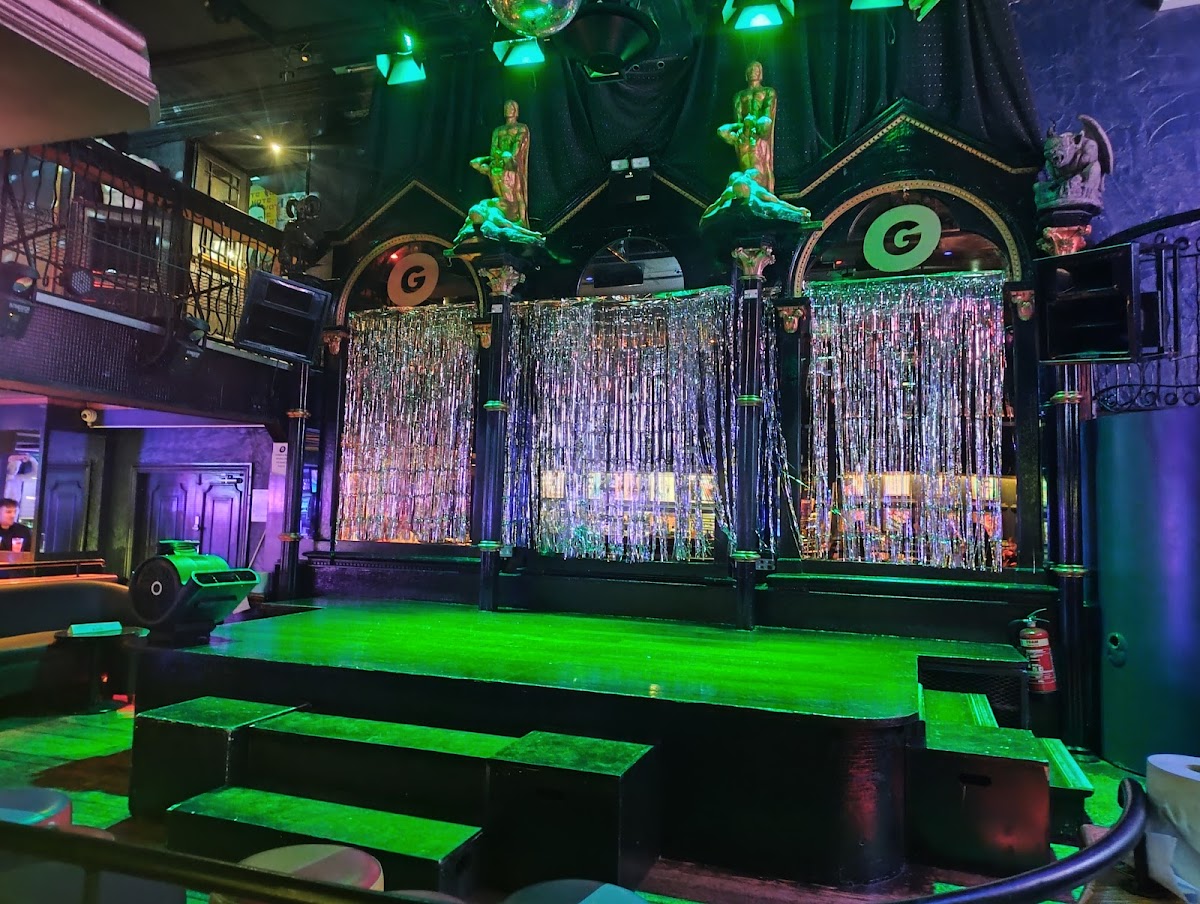 The George — photo 3